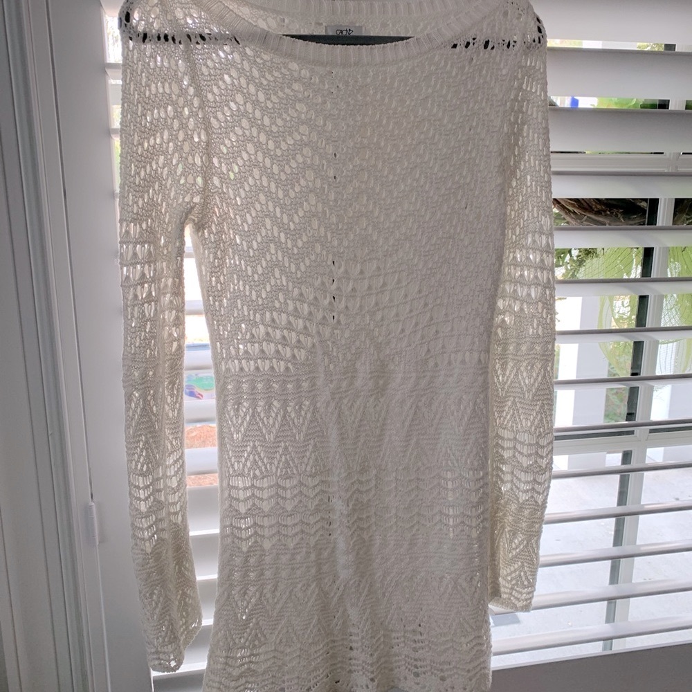 Cache’ size M beautiful knot white dress!